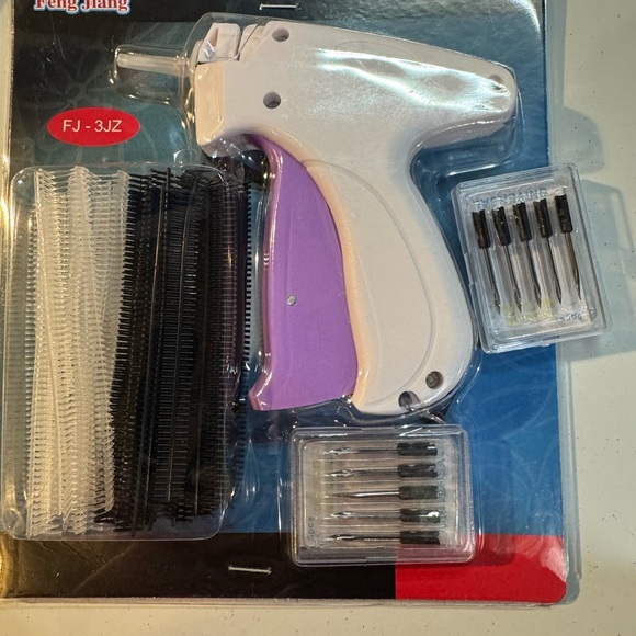 Tagging Gun Set - Picture 1 of 2